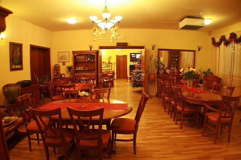 Pension Restaurant Pipera Exterior foto